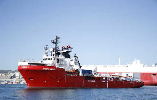 Ocean Viking é impedido de retomar salvamentos