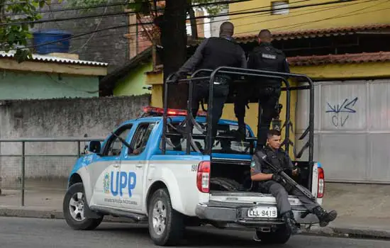 Polícia Militar faz operação na Cidade de Deus