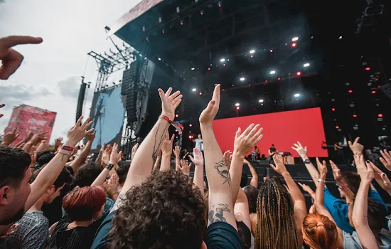 Lollapalooza Brasil inicia o envio de pulseiras e libera a retirada presencial em SP