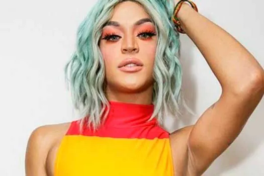 Pabllo Vittar faz festa em novo disco