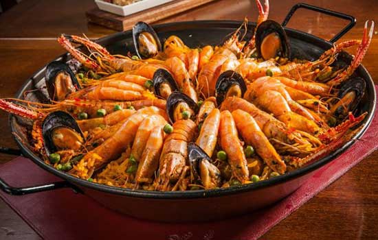 Arroz Tio João e Azeite Nova Oliva patrocinam paella gigante em São Paulo