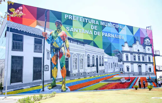 Kobra pinta mural contando a história de Santana de Parnaíba_x000D_