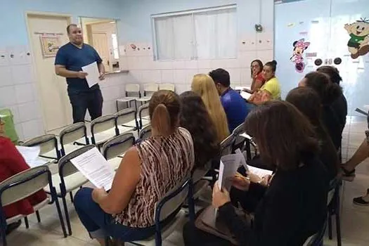 Palestra sobre bullying e suicídio orienta comunidade escolar de Ribeirão Pires