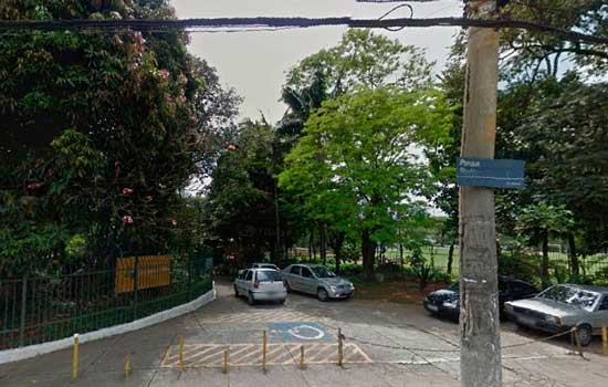 Homem é encontrado morto preso em lança de grade de parque na zona norte de SP