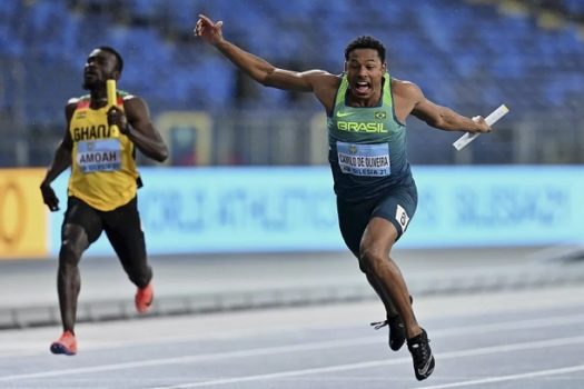 Paulo André volta ao atletismo após BBB, mas sente lesão na final dos 100m