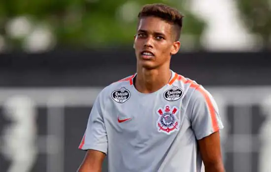 Pedrinho diz que Corinthians tenta jogar mais bonito e minimiza cobranças