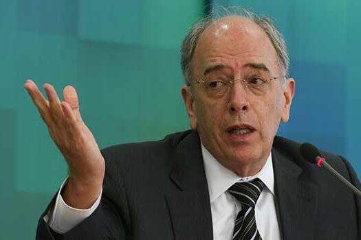 Analistas aprovam maior frequência na revisão de preços pela Petrobras