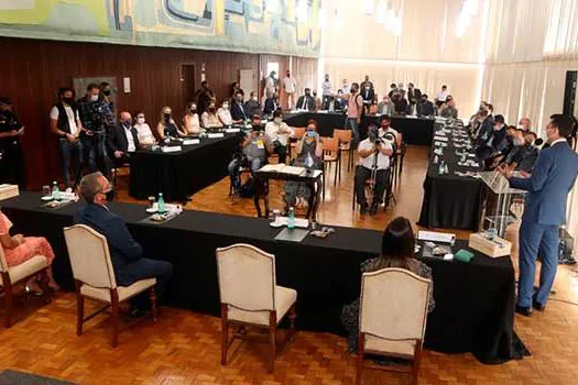 Paulo Serra toma posse em segundo mandato e faz primeira reunião de secretariado