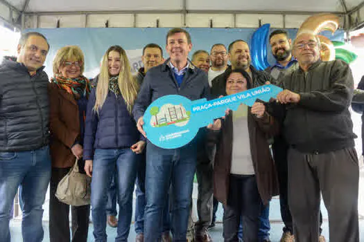 Morando entrega mais duas praças-parque e revitalização do CREC da Vila São Pedro