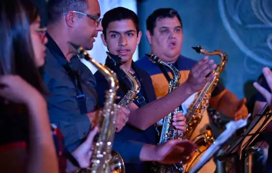 Ribeirão Pires certifica alunos dos cursos gratuitos de Dublagem e Produção Musical