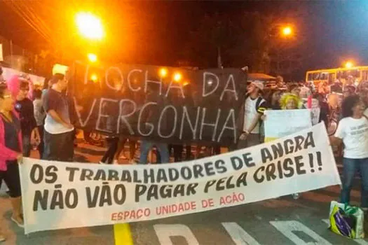 Protestos na passagem da tocha em Angra dos Reis