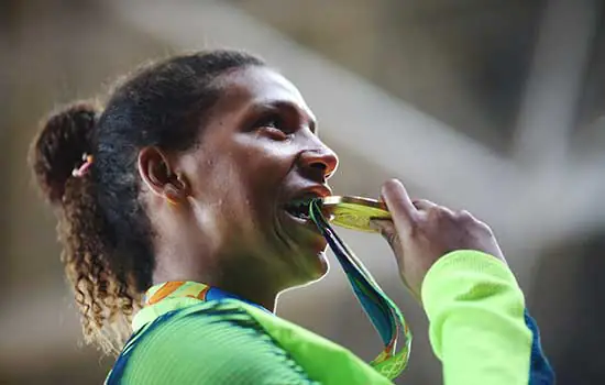 Judoca Rafaela Silva é o primeiro ouro