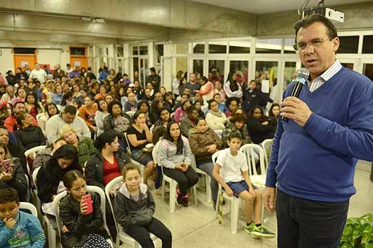 Luiz Marinho entrega reforma de escola no Riacho Grande