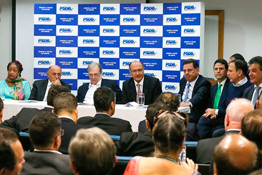 PSDB decide manter apoio a Temer; Tasso admite incoerência