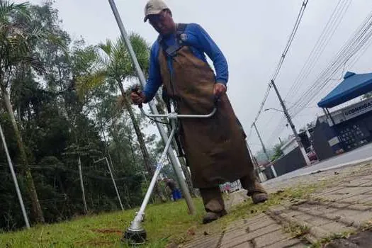 Ações de zeladoria são reforçadas com a chegada de novas roçadeiras