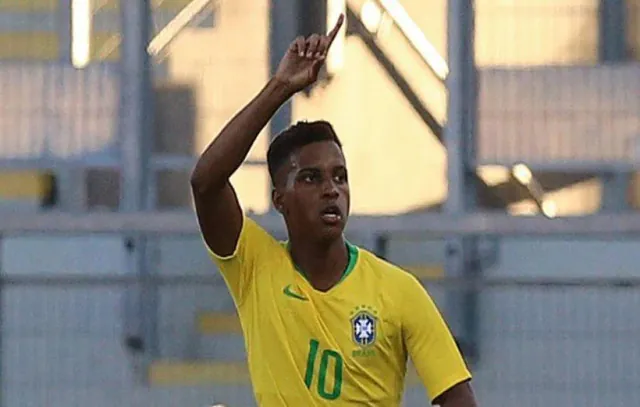 Rodrygo agradece ‘honra’ de usar camisa 10 de Pelé e Neymar na seleção