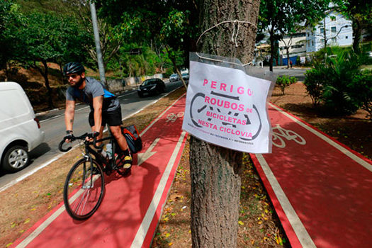 Ciclistas viram alvo de ladrões na Avenida Sumaré