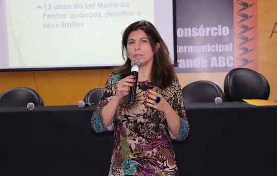 Seminário no Consórcio ABC debate os 13 anos da Lei Maria da Penha