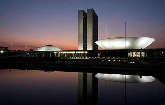 Tratoraço: Senadores alegaram risco à segurança do Estado para manter orçamento secreto