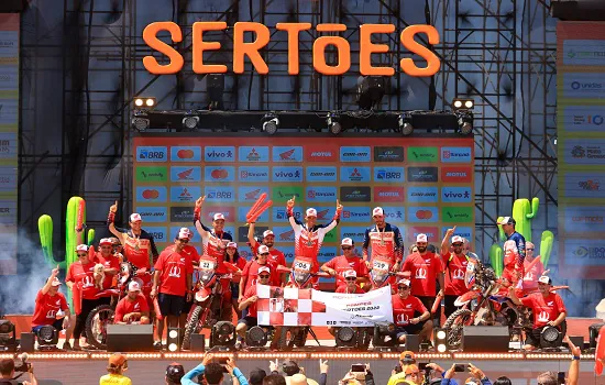 Honda Racing conquista 10º título na geral das motos do Sertões com dobradinha