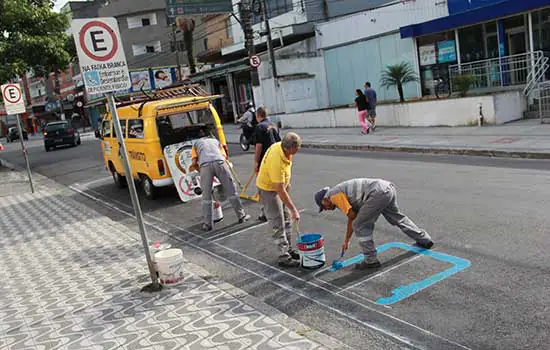 Trânsito de Ribeirão Pires reforça sinalização viária