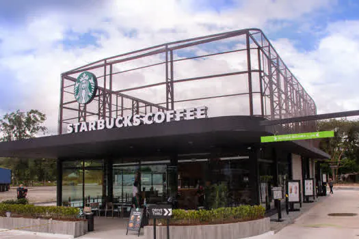 Starbucks inaugura loja Drive-Thru no Brasil