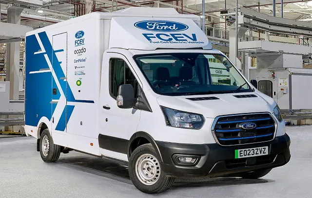 Células em ação: Ford testa nova versão da van elétrica E-Transit