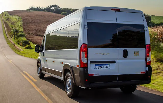 Fiat lança nova geração da linha Ducato de furgões e vans