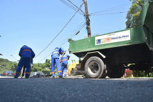 Tapa-buraco beneficia importantes vias de acesso de Ribeirão Pires