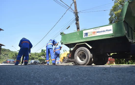 Tapa-buraco beneficia importantes vias de acesso de Ribeirão Pires