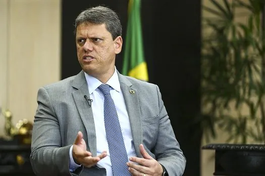 Prefeito de Marília dá início à debandada do PSDB e declara apoio a Tarcísio