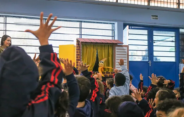 Teatro Nutrir ensina crianças sobre alimentação saudável