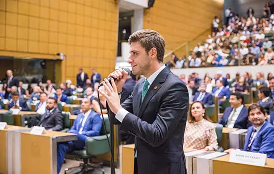 Thiago Auricchio propõe Frente Parlamentar em apoio à Indústria Química