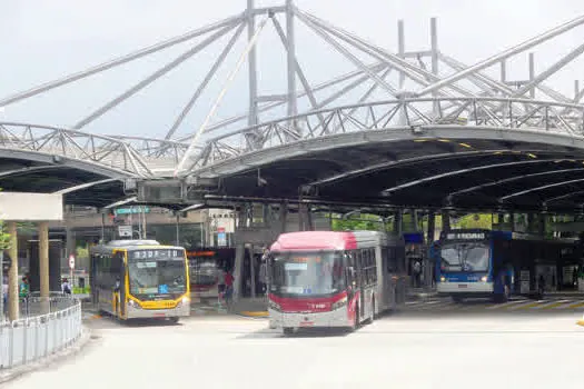 Gestão Bruno Covas pode tirar 260 ônibus de circulação de São Paulo em agosto