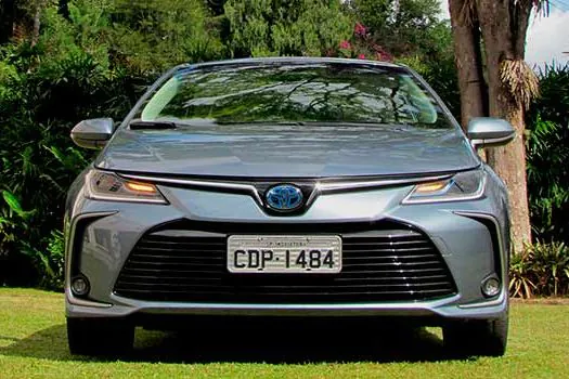 Testamos e Avaliamos – “Toyota Corolla Altis Hybrid – Fetiche tecnológico