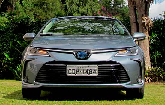 Testamos e Avaliamos – “Toyota Corolla Altis Hybrid – Fetiche tecnológico