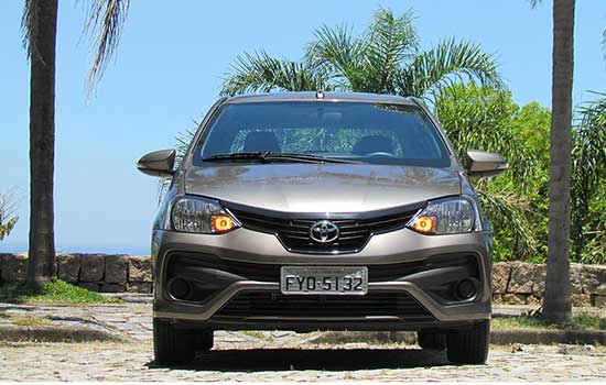 Etios sedã X Plus automático conta com prestígio da Toyota