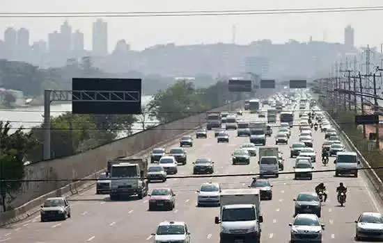 Mudanças no CTB estabelecem novas regras para o uso de faróis durante o dia nas rodovias