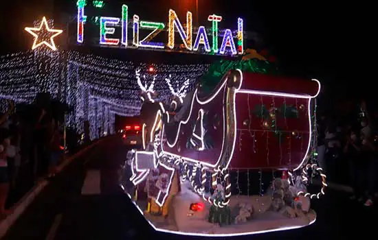 Vila de Luz recebe trenó do Papai Noel