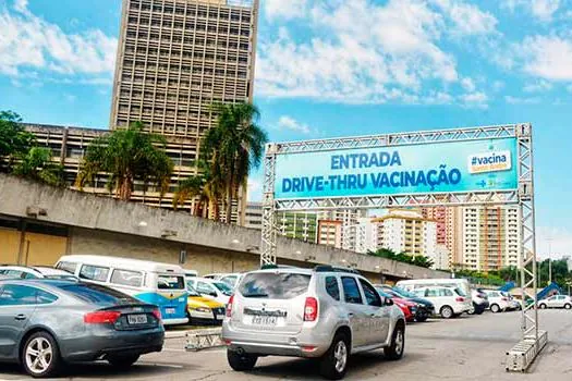 Drive-Thru: Santo André inicia vacinação para idosos com 90 anos ou mais