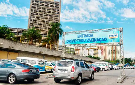 Drive-Thru: Santo André inicia vacinação para idosos com 90 anos ou mais