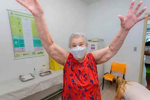 Santo André vacina 2.703 idosos com mais de 85 anos neste sábado, 13