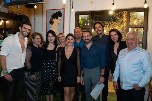 Vernissage marca abertura de exposição de arte em São Paulo