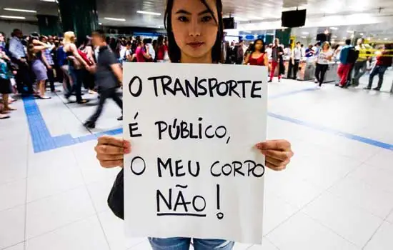 Mulheres vão a estações de SP para falar sobre violência e assédio