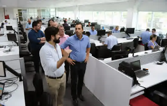 Prefeito Lauro Michels visita novas empresas de TI em Diadema