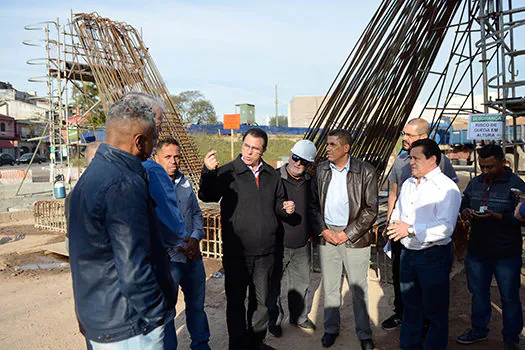 Luiz Marinho vistoria Corredor Leste/Oeste e oito Emebs em construção