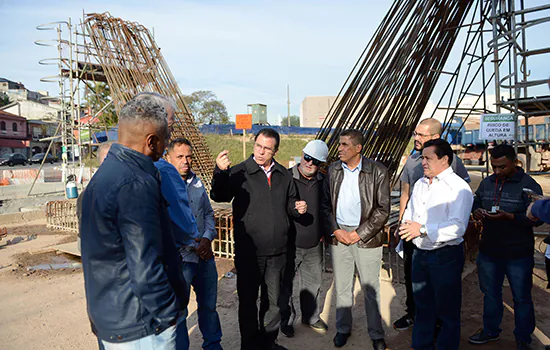 Luiz Marinho vistoria Corredor Leste/Oeste e oito Emebs em construção