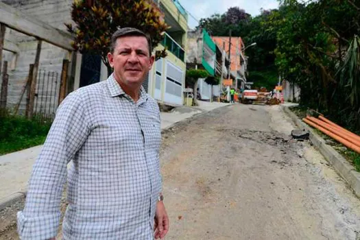 Orlando Morando vistoria processo de urbanização do Alvarenguinha