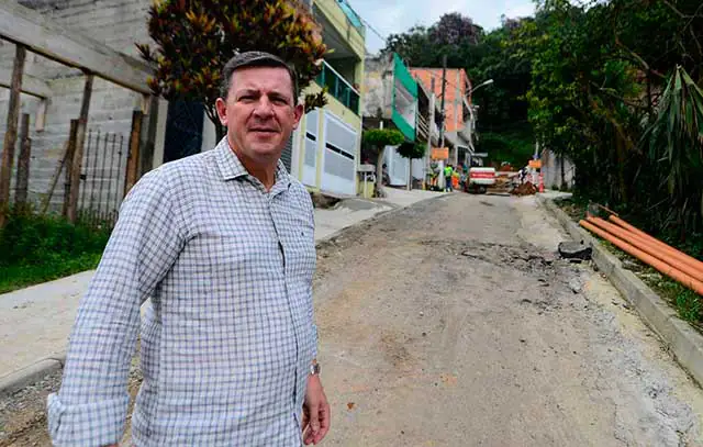 Orlando Morando vistoria processo de urbanização do Alvarenguinha