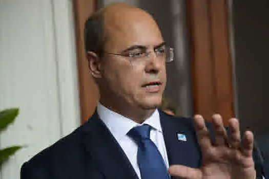 FECHANDO AS FRONTEIRAS: Witzel suspende transporte por ônibus e avião para o Rio